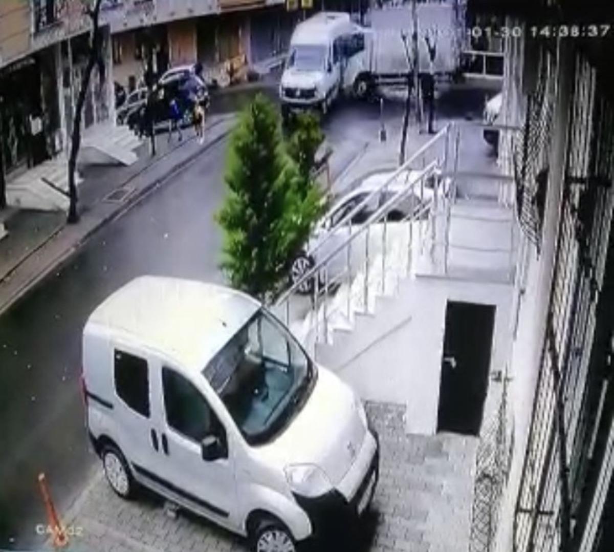 (&Ouml;zel) İstanbul&rsquo;da &ouml;l&uuml;mden saniyelerle kurtuluş kamerada
