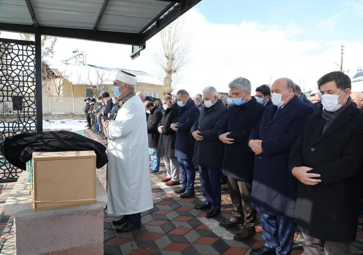 Milletvekili &Ccedil;akır&rsquo;ın vefat eden ağabeyi son yolculuğuna uğurlandı