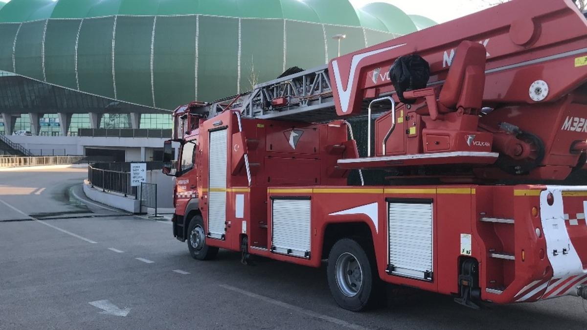 Ma&ccedil; &ouml;ncesi Timsah Arena&rsquo;da korkutan yangın
