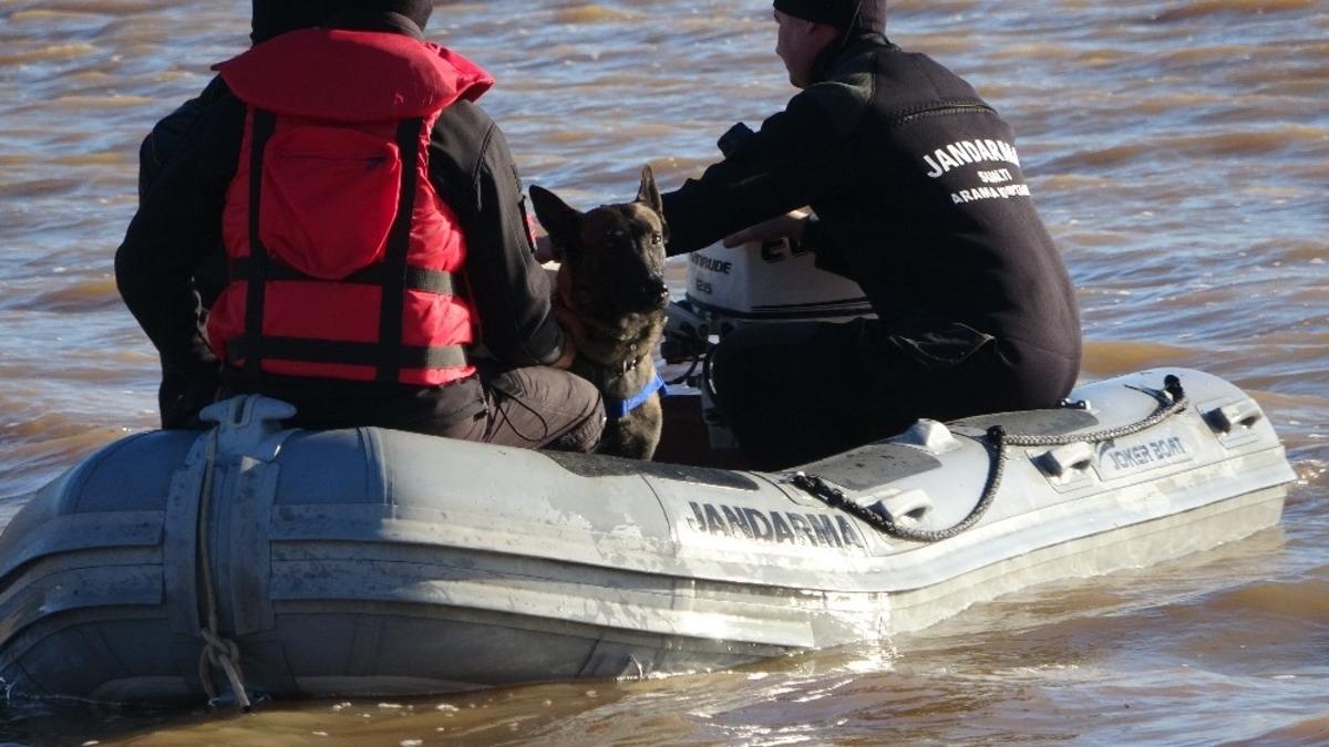 &Ccedil;anakkale&rsquo;deki aramalara kadavra k&ouml;pekleri de katıldı