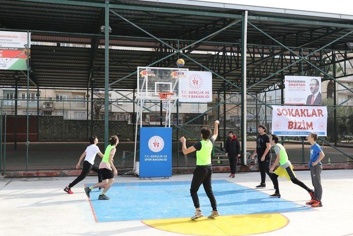 Aydın’da sokak basketbolu turnuvası renkli görüntülere sahne oldu G3