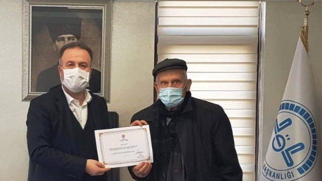 Vefat eden oğlu için su kuyusu açtırıyor