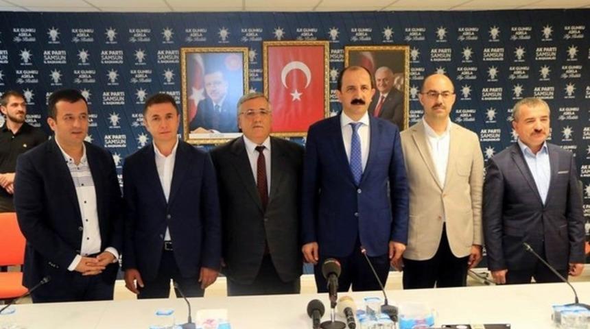 AKP'li il başkanından istifa a&ccedil;ıklaması: Genel merkez 12 il başkanına...