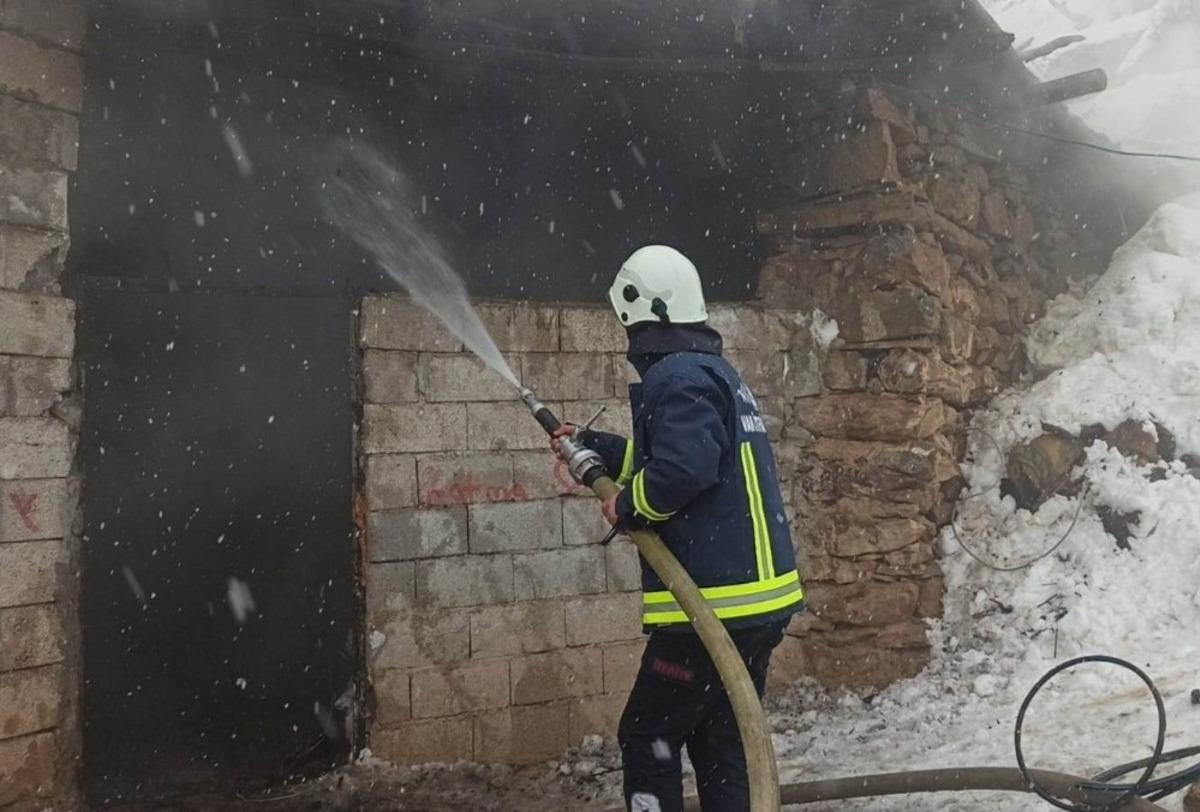 &Ccedil;atak&rsquo;ta ev yangını