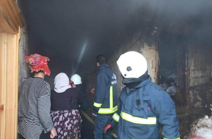 Çatak’ta ev yangını G3