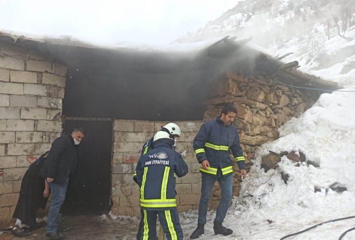 Çatak’ta ev yangını G5