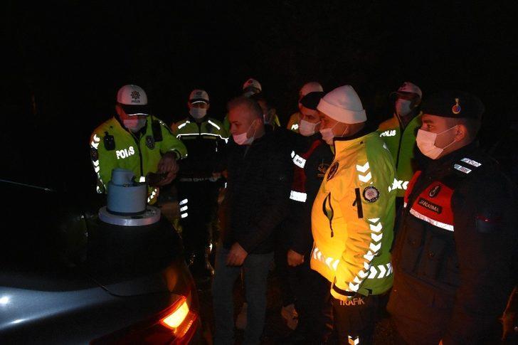 Emniyet Müdürü, doğum günü pastasını heyelan yerinde kesti G1