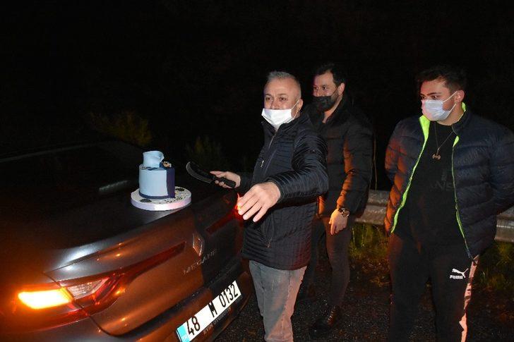 Emniyet Müdürü, doğum günü pastasını heyelan yerinde kesti G3