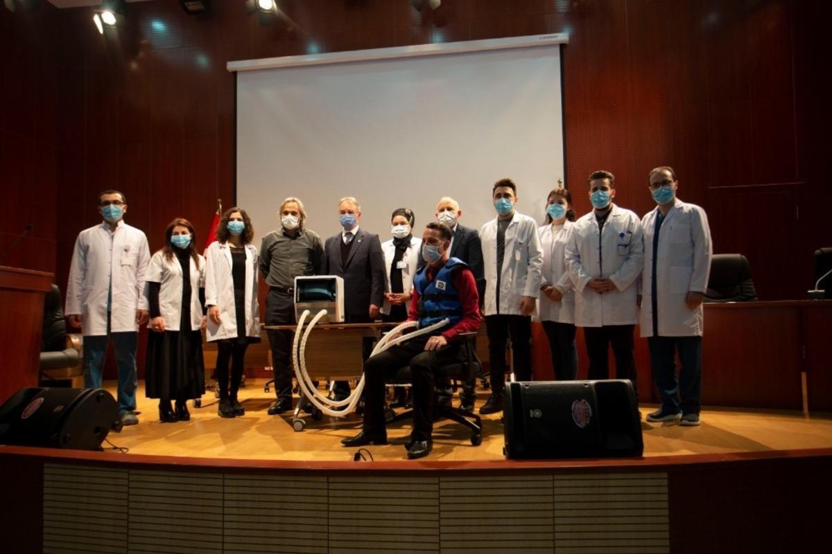 Covid-19 hastaları i&ccedil;in G&ouml;ğ&uuml;s Duvarı Fizyoterapi cihazı geliştirildi