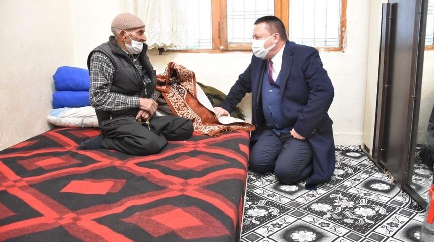 Başkan Beyoğlu&rsquo;ndan, yaşam hikayesi y&uuml;rek sızlatan İbrahim Kaya&rsquo;ya destek