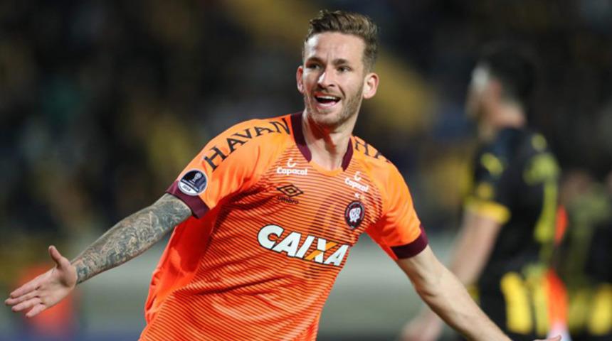 Beşiktaş'tan son g&uuml;n stoper atağı