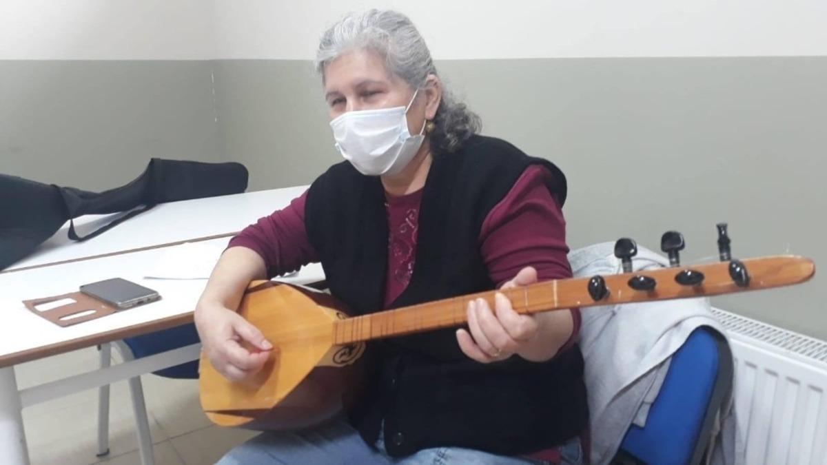 Yunusemre ile bağlama &ouml;ğreniyorlar