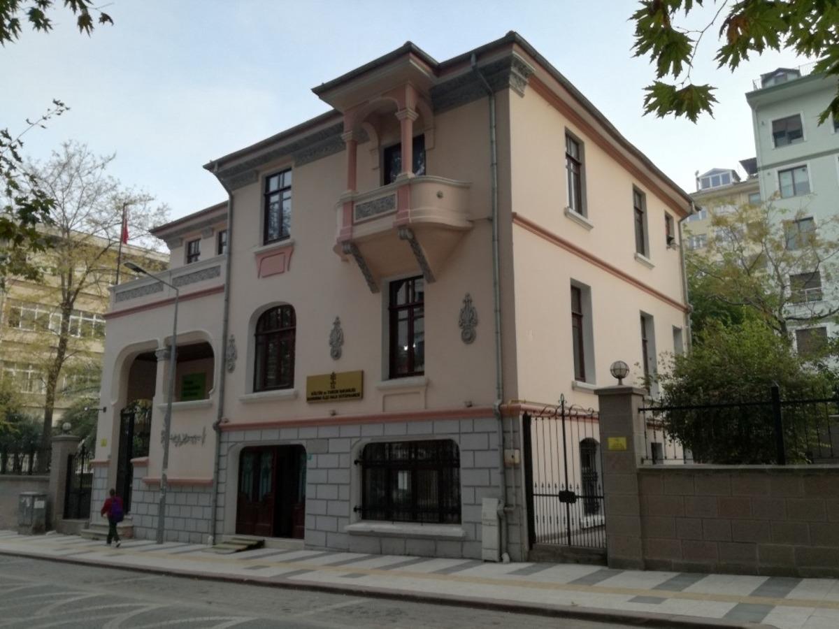 Bandırma pandemiye rağmen kitap okumaktan vazge&ccedil;medi