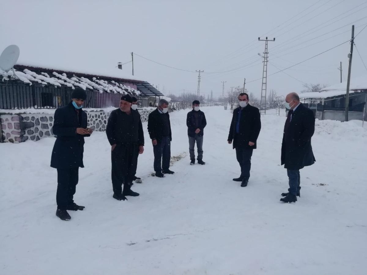 Zelyurt, yol a&ccedil;ma &ccedil;alışmalarını yerinde inceledi