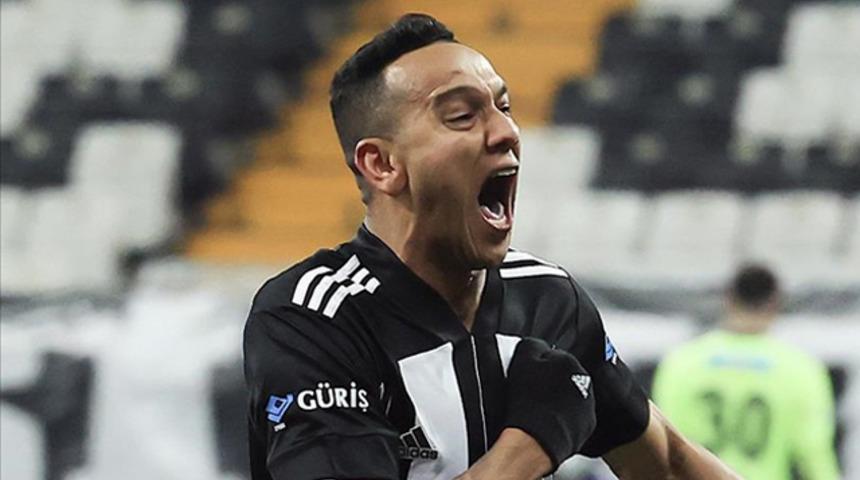  Beşiktaş'ta Josef de Souza'nın s&ouml;zleşmesi uzatıldı