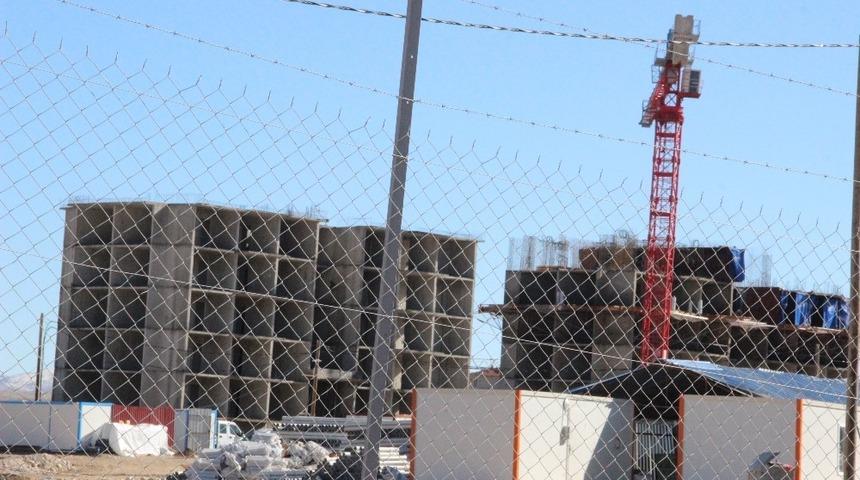 Karaman&rsquo;da inşaattan d&uuml;şen iş&ccedil;i hastanelik oldu