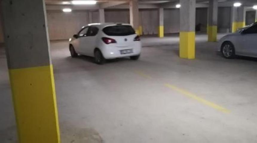 Otomobilin camına not yazan kişi önce gözaltına alındı sonra bırakıldı