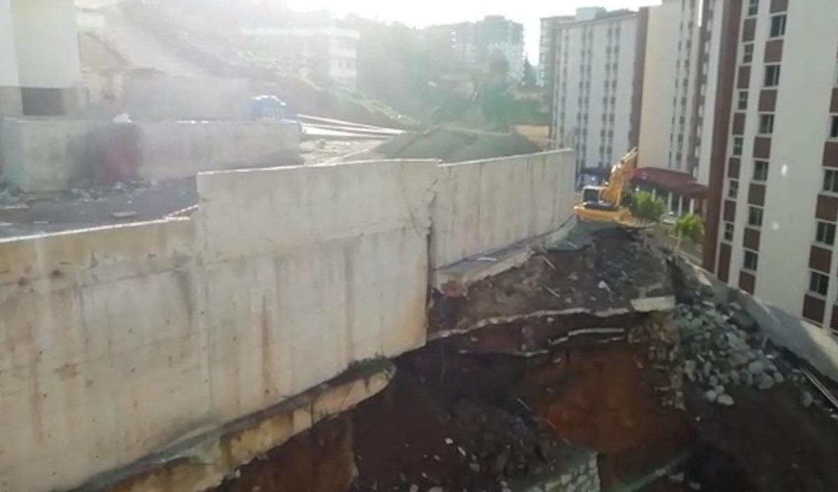 İstinat duvarı kendiliğinden b&ouml;yle &ccedil;&ouml;kt&uuml;