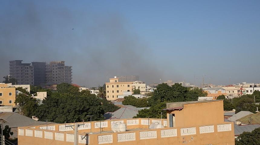 Somali'nin başkenti Mogadişu'da bir otele bombalı saldırı d&uuml;zenlendi