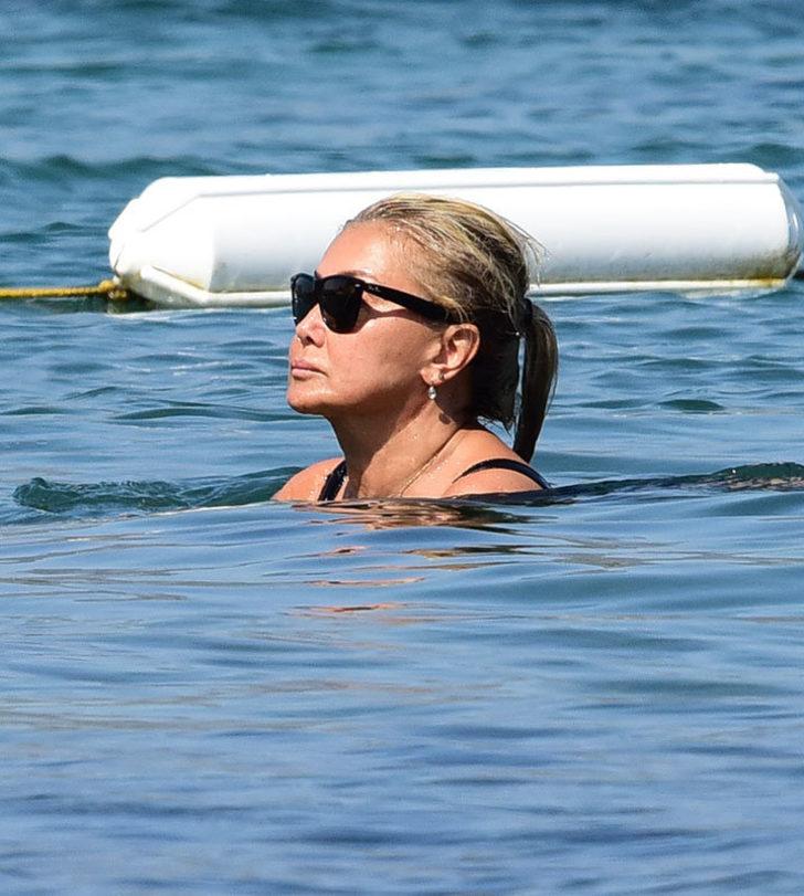 Meğer photoshop mucizesiymiş! İşte Yonca Evcimik'in doğal hali G4