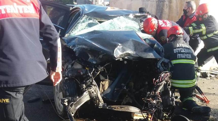 Aydın'da korkun&ccedil; kaza! Hurdaya d&ouml;nen ara&ccedil;tan sağ &ccedil;ıktılar