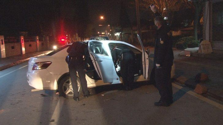 Kısıtlama saatinde polisin ’Dur’ ihtarına uymayıp kaza yaptı G1