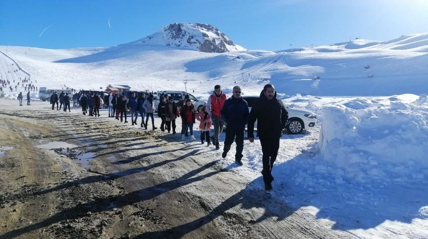&Uuml;niversite sınavına hazırlanan gen&ccedil;ler i&ccedil;in etkinlik