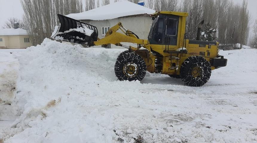 Sivas&rsquo;ta 311 k&ouml;y yolu ulaşıma kapalı