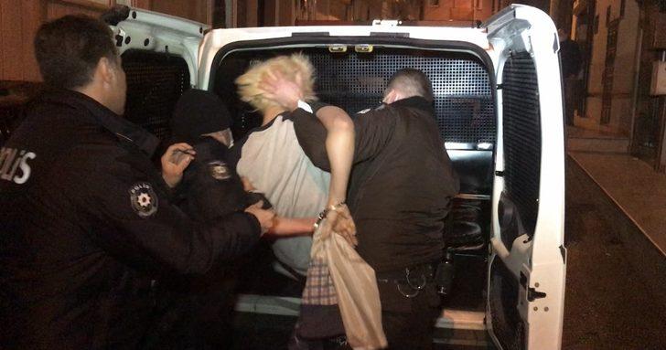 (Özel) Kısıtlamayı delen genç kadın, polise kimlik vermemek için böyle direndi G1