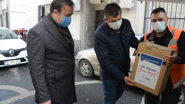 Kuşadası Belediyesi ihtiyaç sahibi vatandaşlara verdiği desteği sürdürüyor