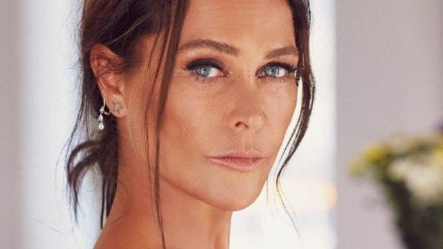 Hülya Avşar'dan meydan okuma pozu! Ne filtre ne de photoshop 