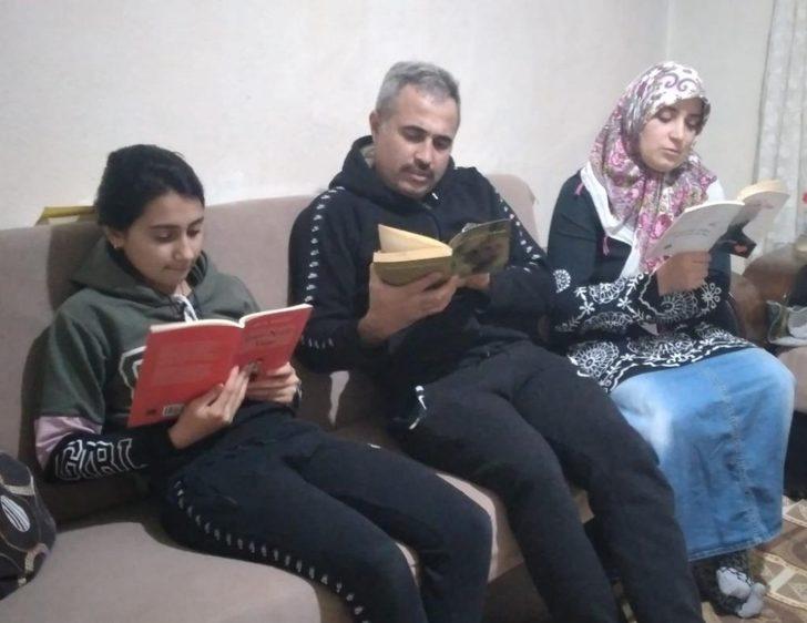 Uzaktan da olsa aynı anda kitap okudular G2