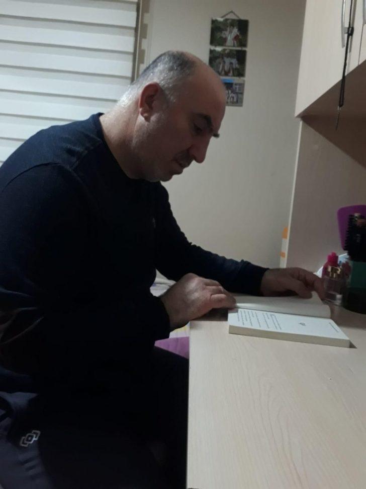 Uzaktan da olsa aynı anda kitap okudular G4