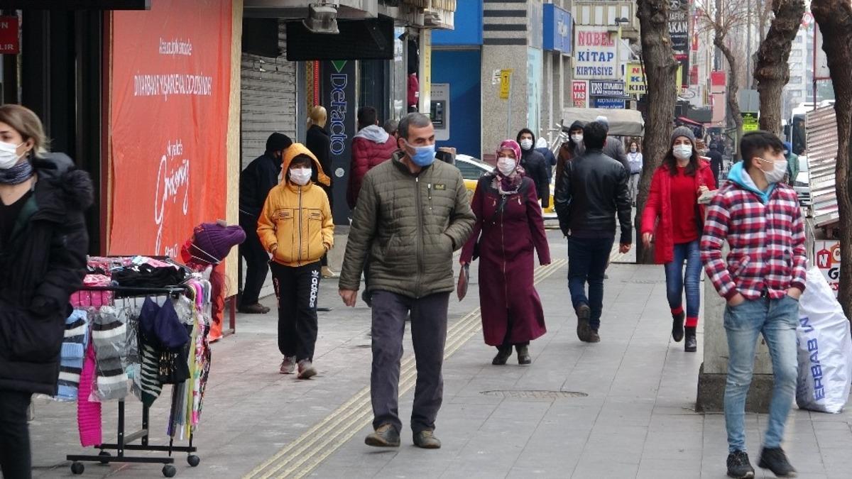 Diyarbakır&rsquo;da kısıtlama sonrası hareketlilik başladı