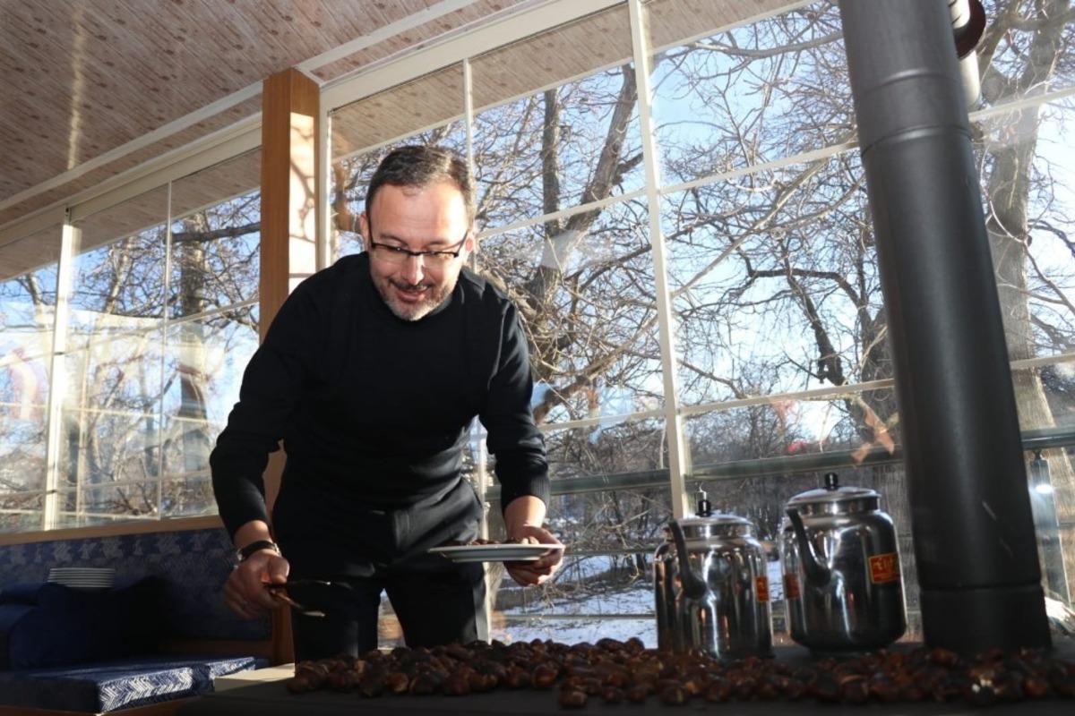 Bakan Kasapoğlu&rsquo;ndan Edremit&rsquo;e 5 m&uuml;jde