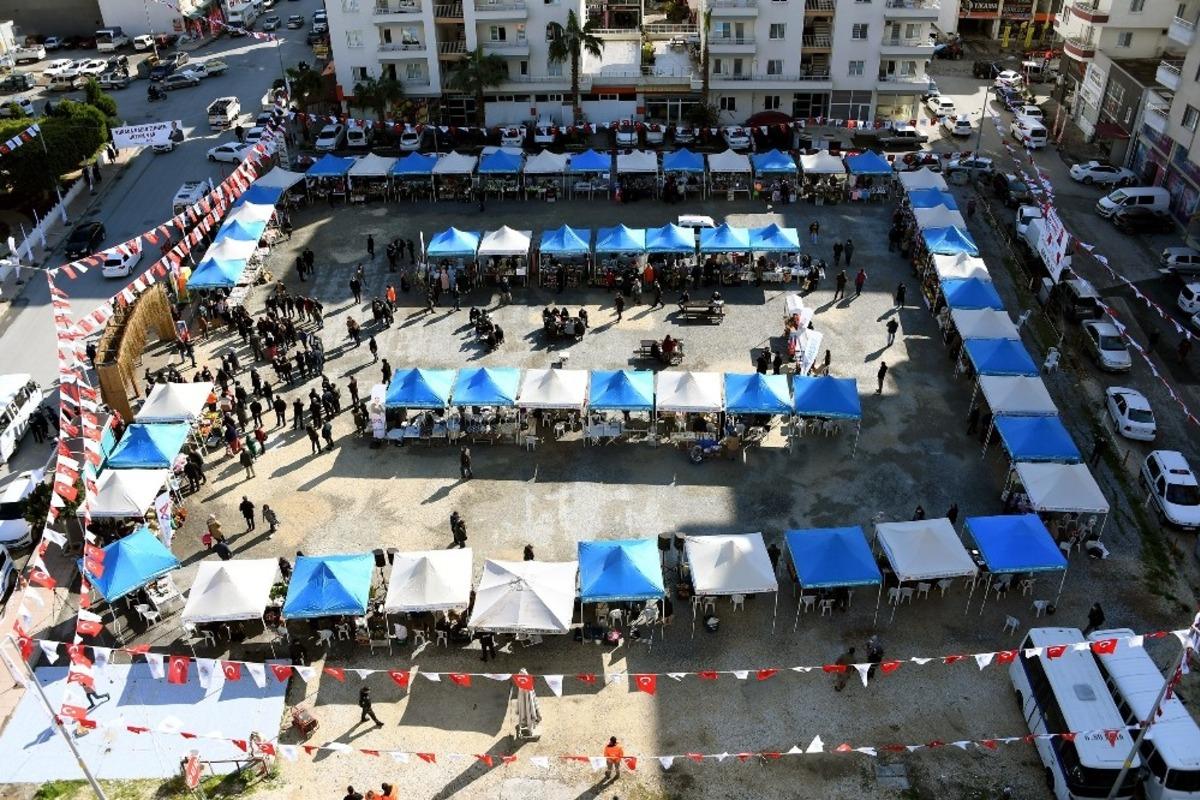 B&uuml;y&uuml;kşehir Belediyesinin stantları, &uuml;retici kadınlara kazan&ccedil; kapısı oluyor