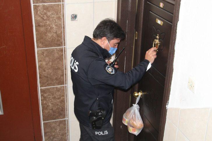 Kapısına bırakılan yemekleri almayınca polisi alarma geçirdi G3