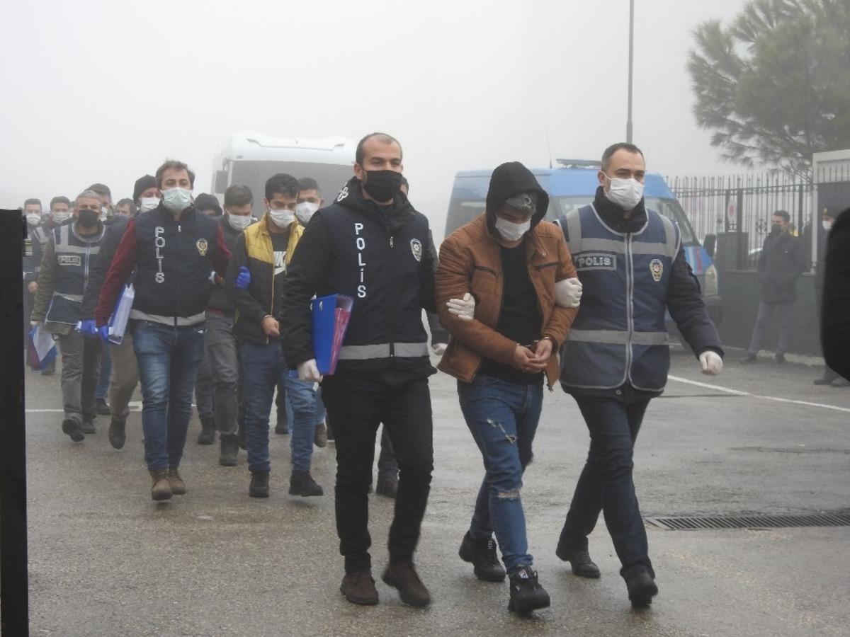 Sahte hesaplarla 39 ilde 80 kişiyi dolandırdılar
