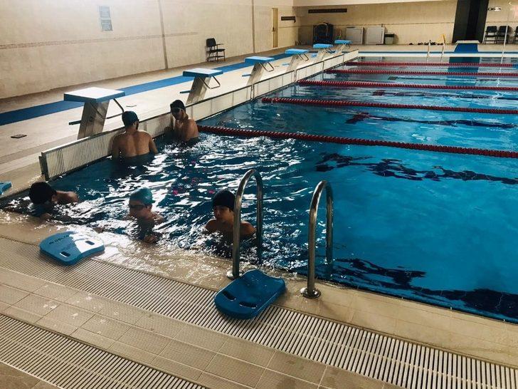 Düzce’de yüzme kursları pandemi önlemleri eşliğinde sürüyor G3