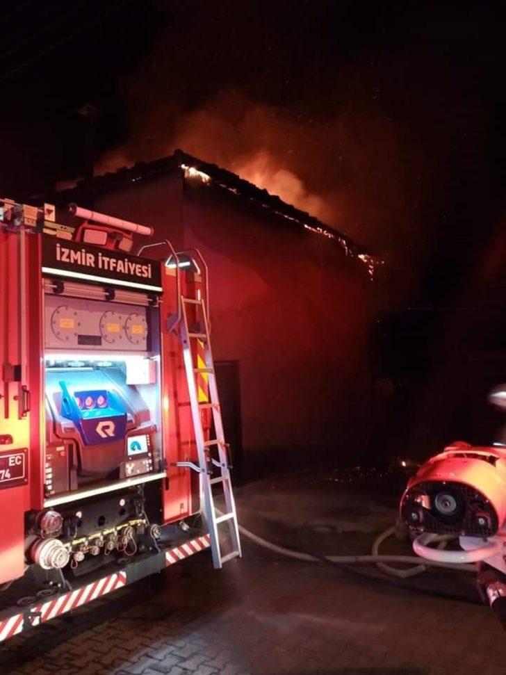 Ödemiş’te 2 ev yanarak kül oldu, iki aile kış gününde evsiz kaldı G2