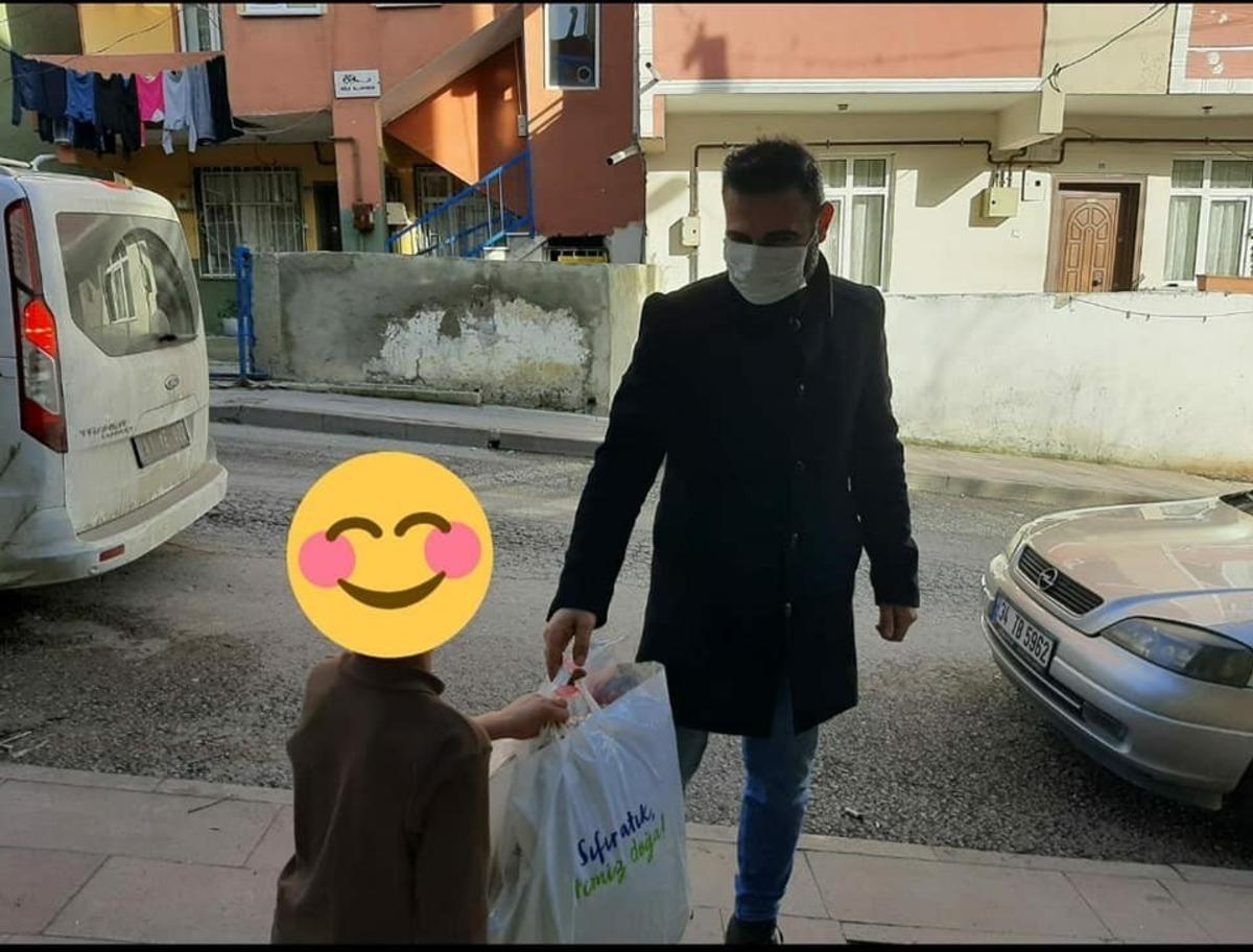 Dilovası&rsquo;nda ihtiya&ccedil; sahibi &ccedil;ocuklara hediye verildi
