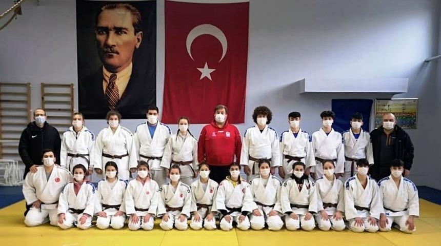 Yunusemreli 23 judocu siyah kuşağa terfi etti