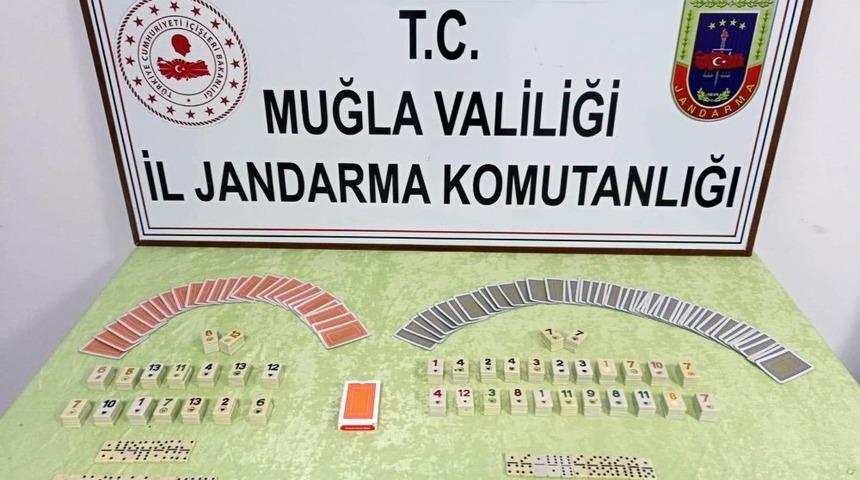 Jandarma’dan köy evine kumar baskını