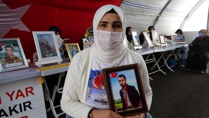 HDP önündeki ailelerden çocuklarına ’Dönün’ çağrısı G3