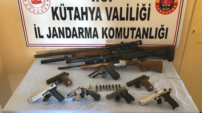 K&uuml;tahya&rsquo;da ka&ccedil;ak silah operasyonu
