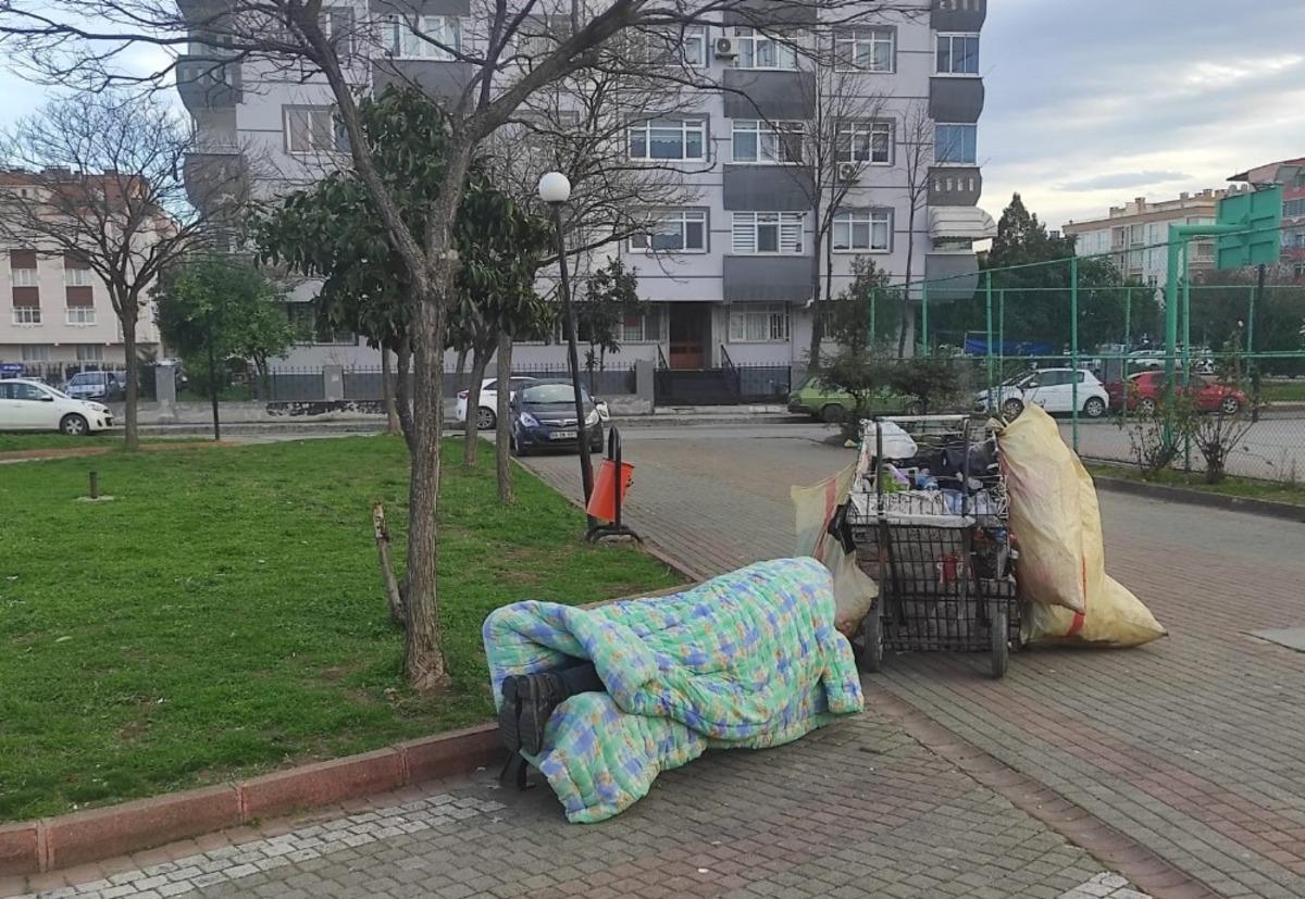 Evsiz gence Başkan Deveci sahip &ccedil;ıktı