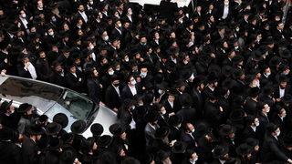 İsrail'deki cenaze töreni tüm dünyayı şoke etti! Koronavirüs salgını hiçe sayıldı