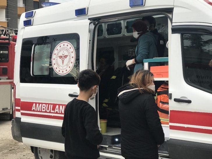 Çıkan yangında 3 kişi dumandan etkilendi G5