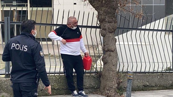 İstanbul’da hareketli dakikalar: Aracı bağlanan şahıs benzinle kendini yakmaya çalıştı G2