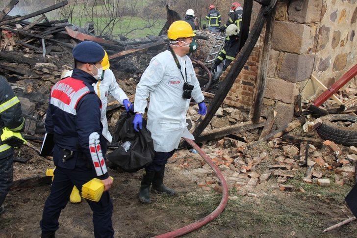 Yanan ahşap evde hayatını kaybeden kadının cesedine ulaşıldı G2